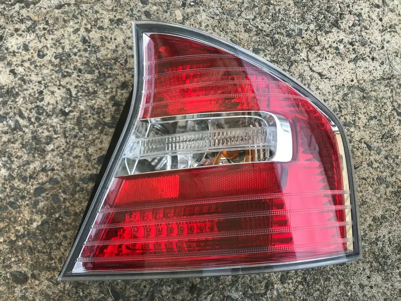 Subaru Liberty Gt Turbo Sedan Gen 4 03 - 06 Genuine Tail Light Brake Lamp Right 1
