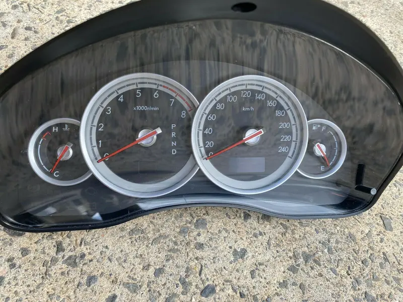 Subaru Liberty Outback 03 - 06 Factory Dash Instrument Cluster Speedo Tacho Auto 2