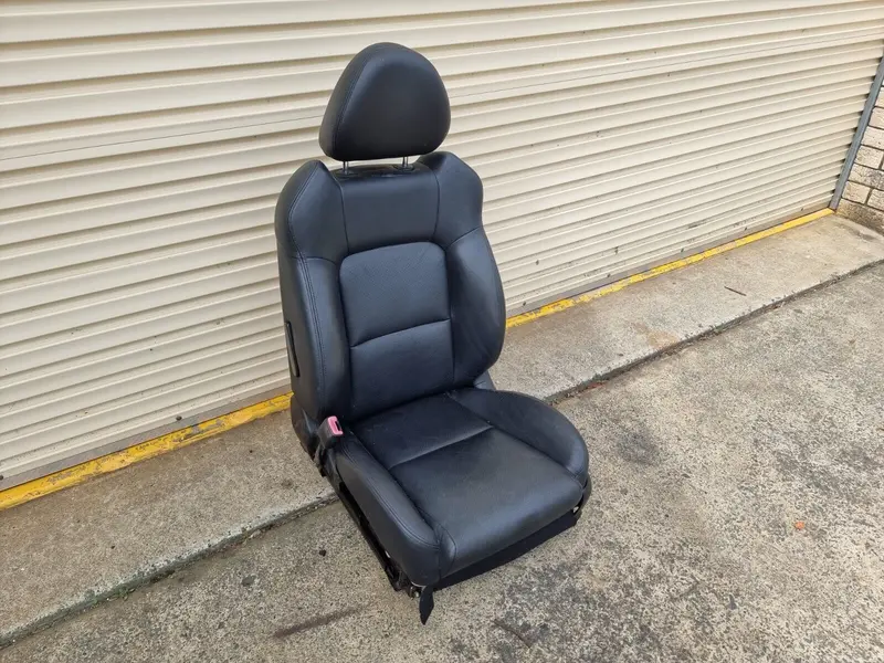 Subaru Liberty Outback 03 - 06 Factory Front Leather Passenger Seat Lh Genuine L 1