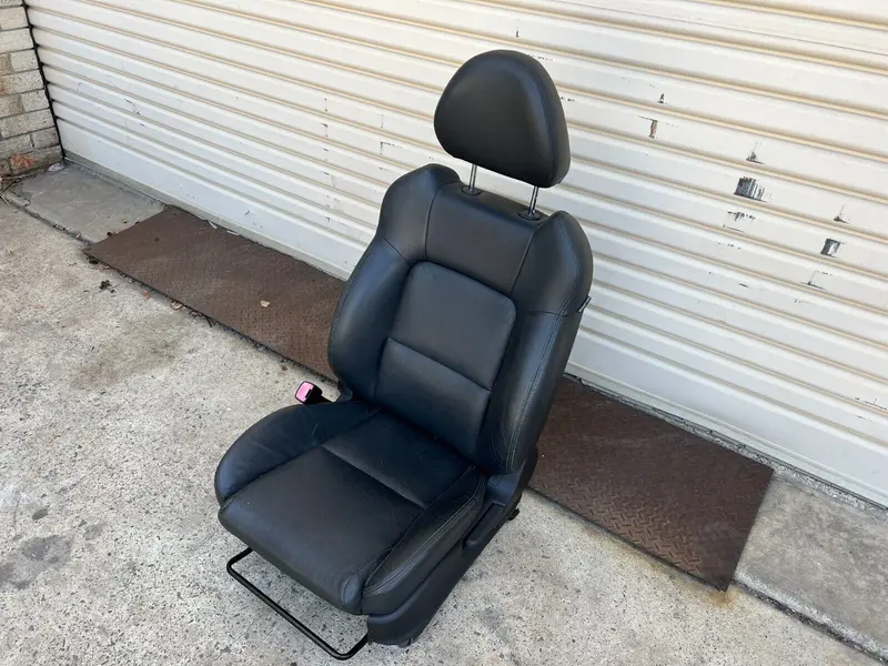 Subaru Liberty Outback 03 - 06 Factory Front Leather Passenger Seat Lh Genuine L 1