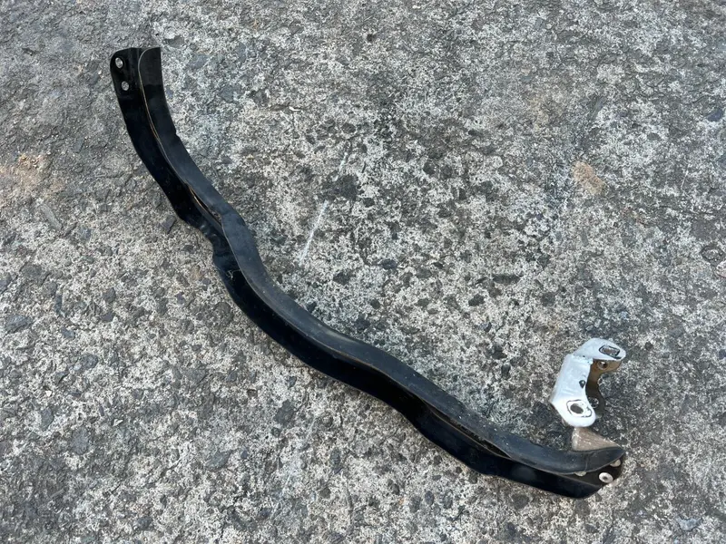 Subaru Liberty Outback 03 - 06 Gen 4 Front Headlight Lower Bracket Mount Left Lh 1