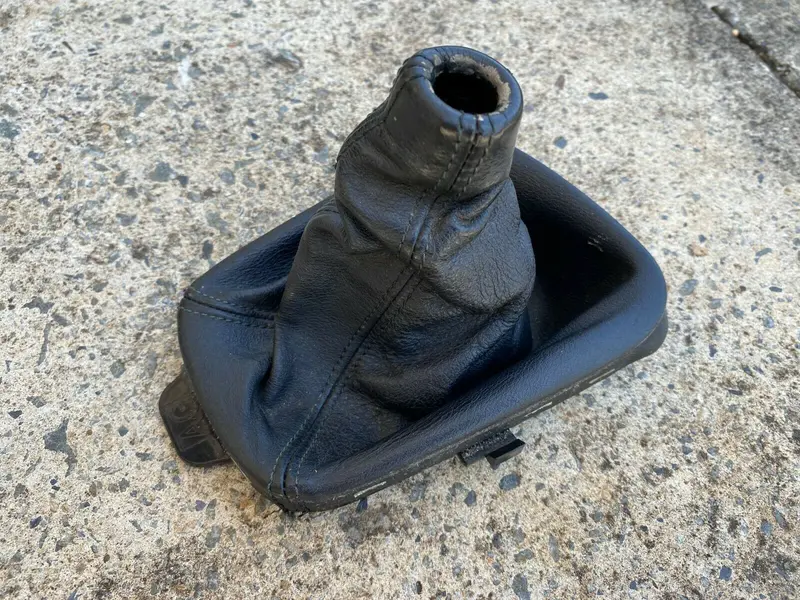 Subaru Liberty Outback 03 -06 Genuine 5Spd Gear Knob Shifter Manual Leather Boot 1
