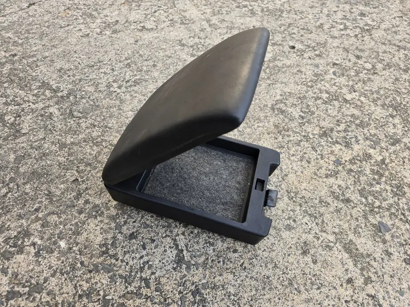Subaru Liberty Outback 06 - 09 Centre Console Lid Arm Rest Large Storage Unit 1