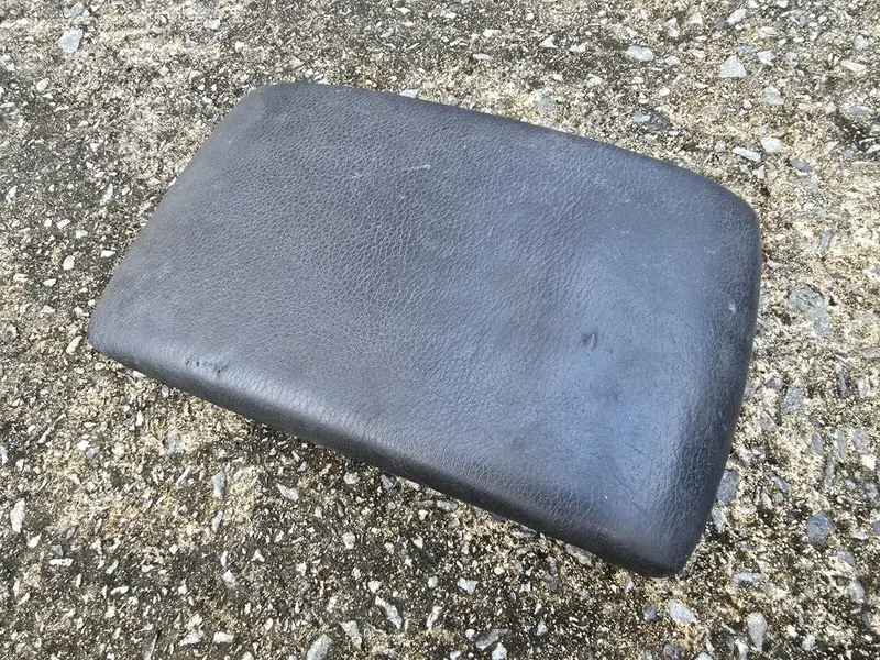 Subaru Liberty Outback 06 - 09 Factory Center Console Lid Arm Rest Genuine Black 1