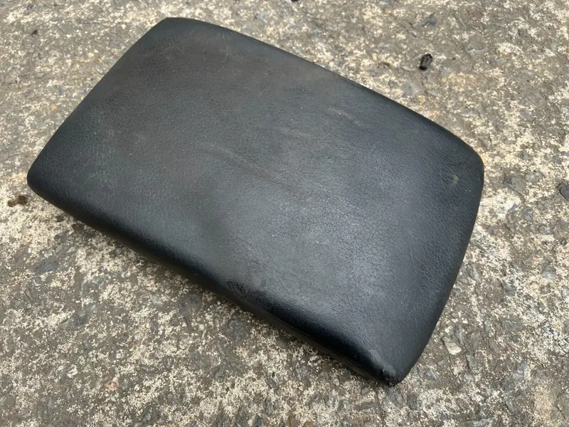Subaru Liberty Outback 06 - 09 Factory Center Console Lid Arm Rest Genuine Black 1