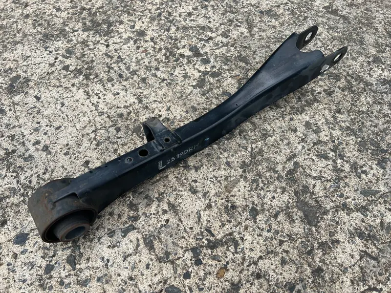Subaru Liberty Outback 09 - 14 Rear Lower Control Trailing Arm Suspension Oem Rh 1