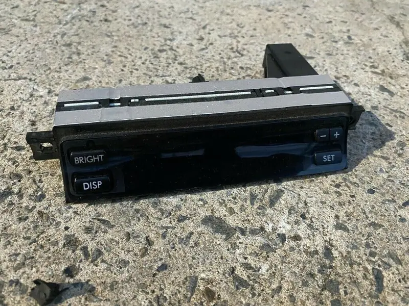 Subaru Liberty Outback 2003 - 06 Gen 4 Dash Clock 4 Button Brightness Type 1