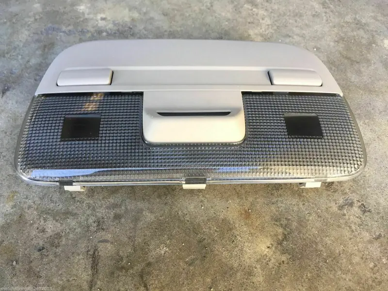 Subaru Liberty / Outback 2003-2006 Gen 4 Interior Front Top Courtesy Light Lamp 2