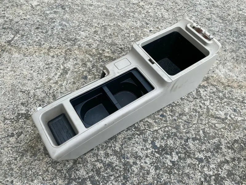 Subaru Liberty Outback Gen 4 03 - 06 White Cream Center Console Compartment Trim 1