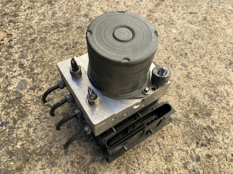Subaru Liberty Outback Gen 4 03 - 09 Abs System Module Unit Pump 27536Ag212 Vdc 1