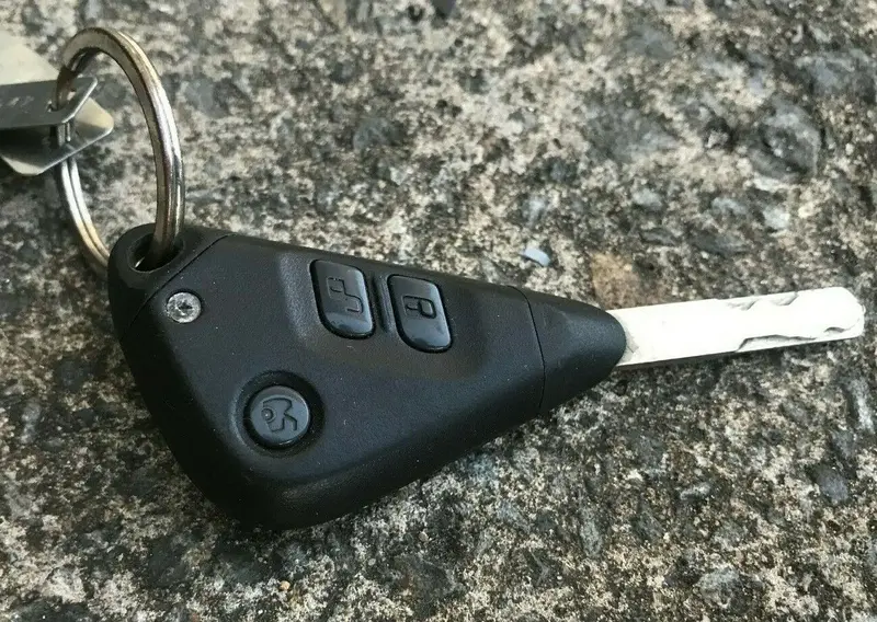 Subaru Liberty Outback Gen 4 03 - 09 Factory Original Car Key Imobiliser Fob 3 1