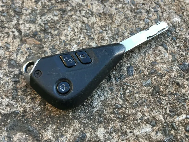 Subaru Liberty Outback Gen 4 03 - 09 Factory Original Car Key Imobiliser Fob 4 1