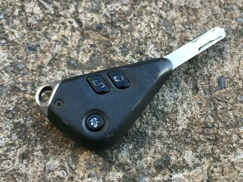 Subaru Liberty Outback Gen 4 03 - 09 Factory Original Car Key Imobiliser Fob 5 1