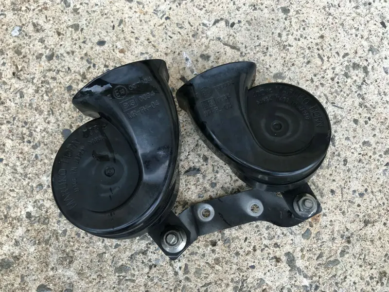 Subaru Liberty Outback Gen 4 03 - 09 Genuine Dual Electric Air Horns Horn Lh Rh 1