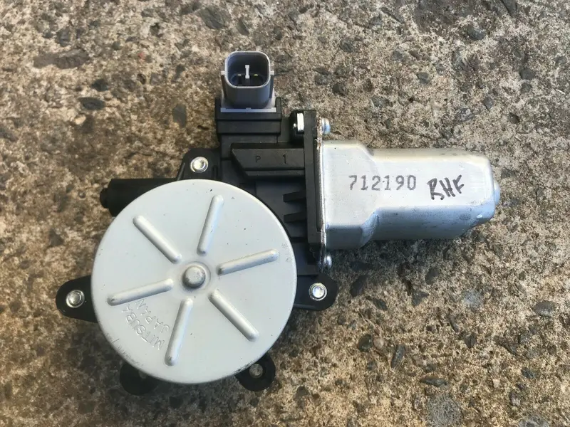 Subaru Liberty Outback Gen 4 03 - 09 Genuine Window Motor Regulator Rhf Right 1
