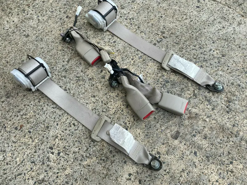 Subaru Liberty Outback Gen 4 05 Left Right Rear Passenger Seat Belt Belts Cream 1