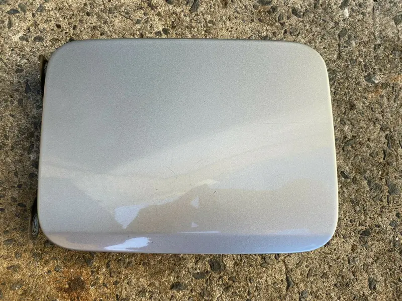 Subaru Liberty Outback Gen 4 05 Petrol Fuel Flip Lid Panel Flap Cover Silver 39D 1