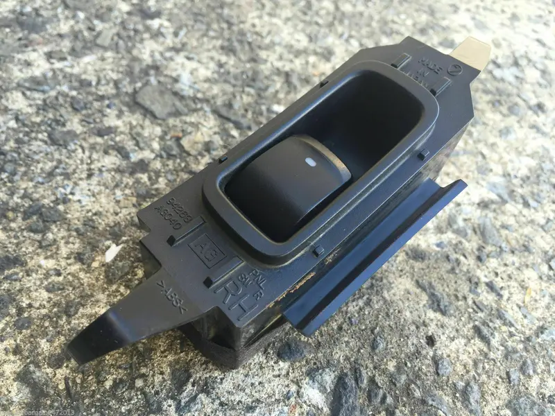 Subaru Liberty Outback Gen 4 2007 Interior Right Side Rear Window Switch Control 1