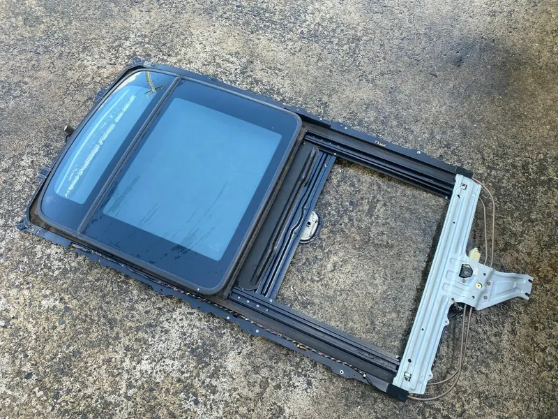 Subaru Liberty Outback Wagon Gen 4 03 - 09 Electric Sunroof Glass Sun Roof Panel 1