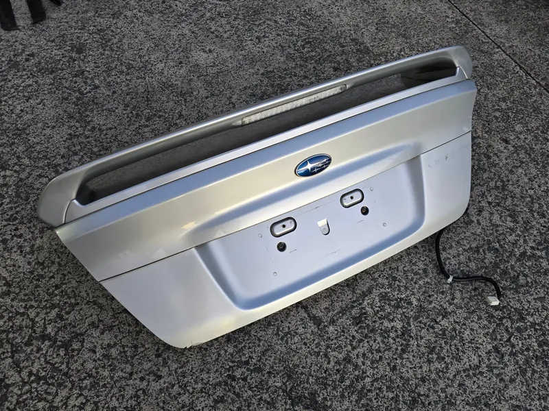 Subaru Liberty Sedan 03 - 09 Boot Lid Spoiler Garnish Silver 39D Genuine 1