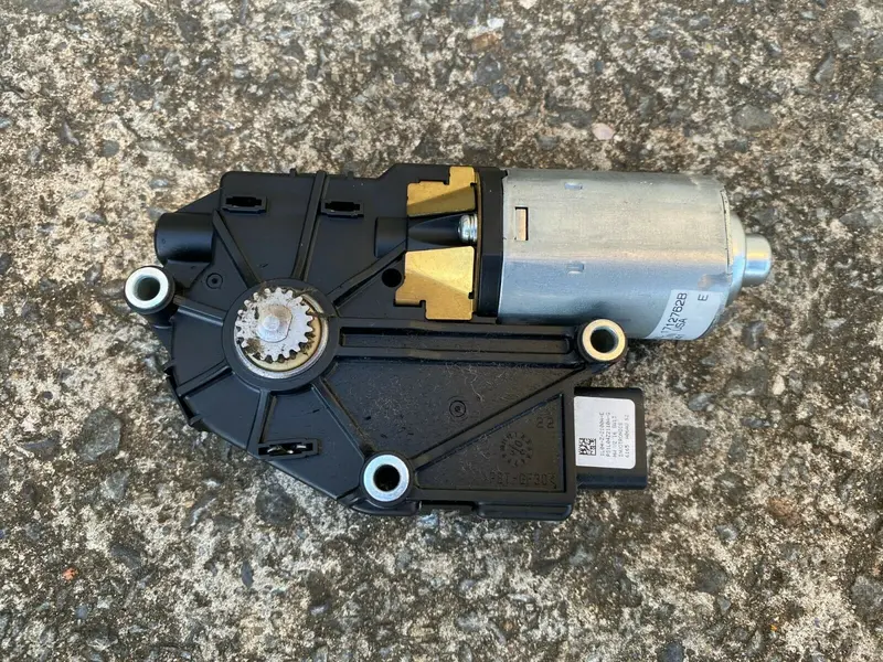 Subaru Liberty Sedan Gen 4 03 - 09 Genuine Electric Sunroof Sun Roof Motor 1
