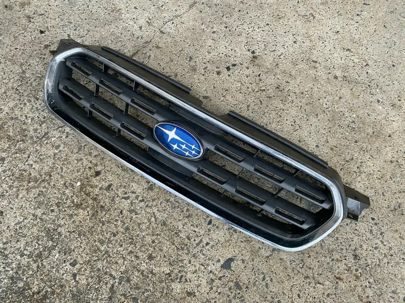 Subaru Outback Gen 4 2003 - 2006 Genuine Front Grille Grill Badge Chrome Black 1