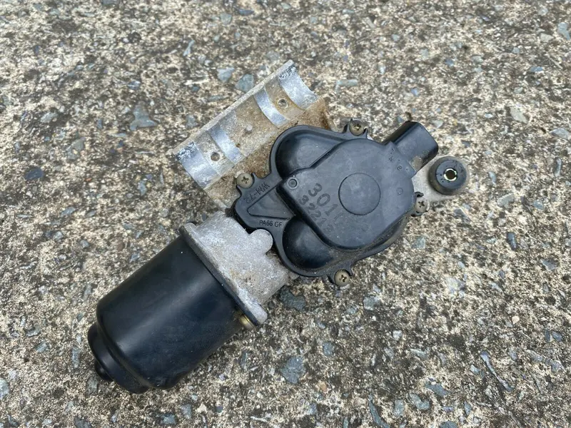 Subaru Outback Liberty Gen 3 4 03 - 09 Factory Front Windscreen Wiper Motor Unit 1