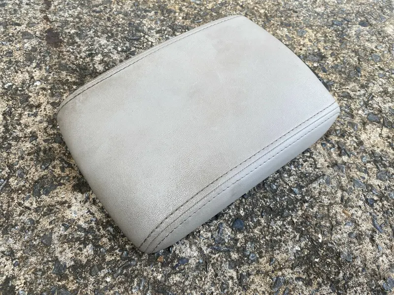 Subaru Outback Liberty Gen4 2003 06 H6 Cream Leather Interior Center Console Lid 1