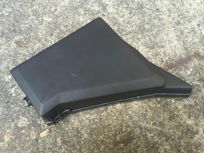 Subaru Outback Liberty Gt 2003 - 2009 Gen 4 Engine Bay Fuse Box Compartment Lid 2