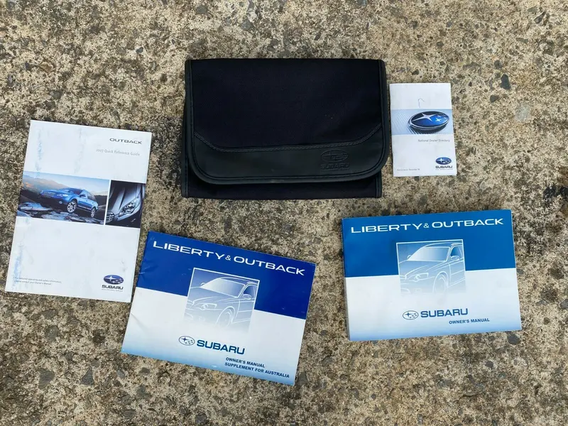 Subaru Outback Liberty Gt Gen 4 2003 2009 Log Book Wallet Accessories Brochures 1