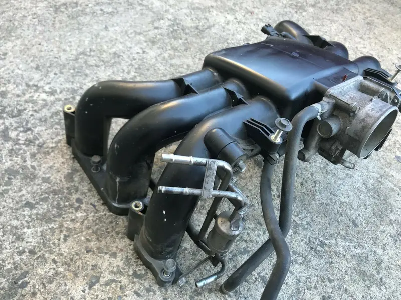 Subaru Outback Wagon Gen 4 2003 - 2009 H6 Engine Inlet Manifold Throttle Body 2 2