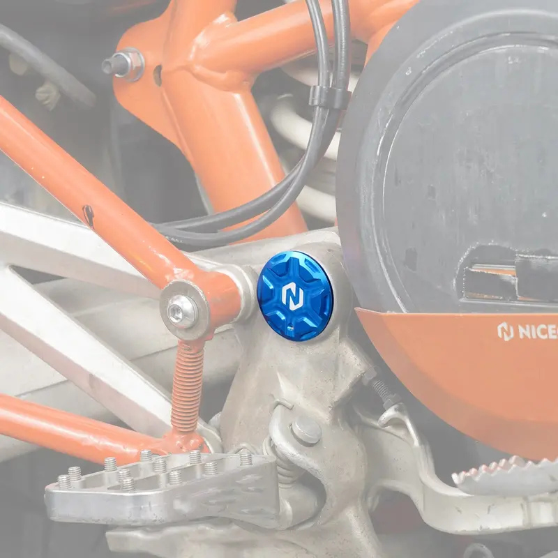 Swingarm Pivot Hole Plugs Covers For Ktm 690 Enduro Smc R 2008–2025 3
