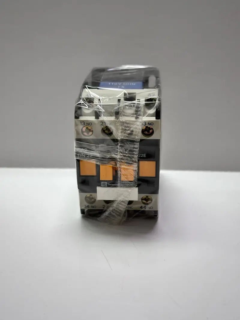 Telemecanique Ca2-Dn22-F5 Control Relay 023462 110V 1