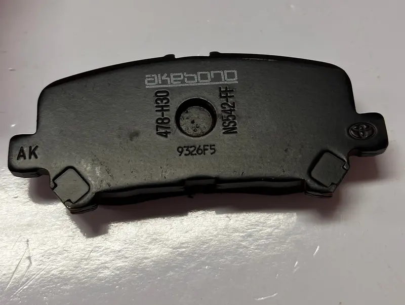 Toyota 04466-26030 Genuine Brake Pad Kit - Rear 1