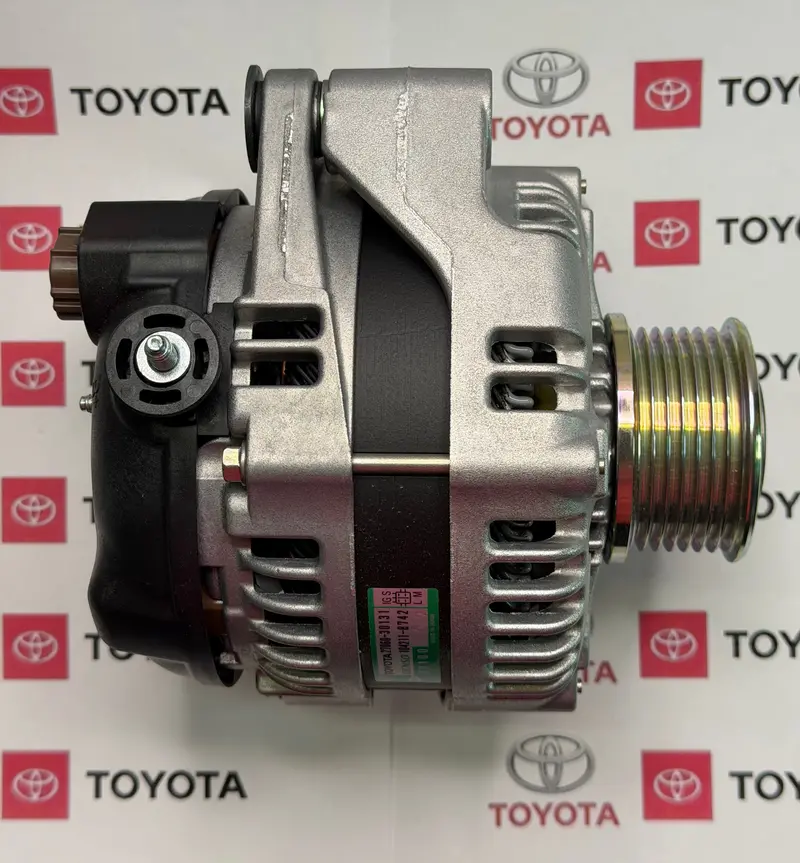 Toyota 27060-30131 Genuine 12V Alternator Assembly 1