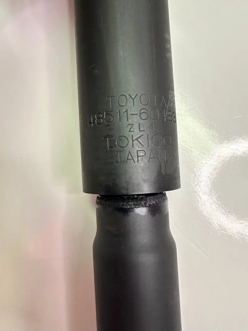 Toyota 48511-69595 Genuine Front Shock Absorber For 100 Series Landcruiser 2