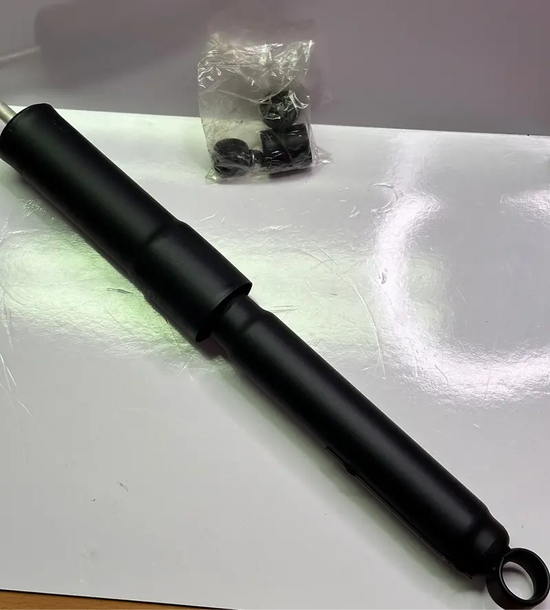Toyota 48531-69805 Genuine Rear Suspension Shock Absorbers For 100 Series Landcruiser 1