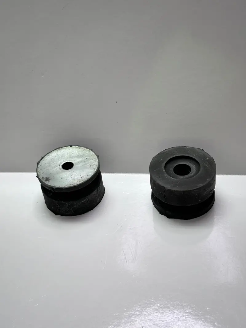 Toyota 52206-60020 Cushion Sub-Assembly - Lower Cab Mount 1