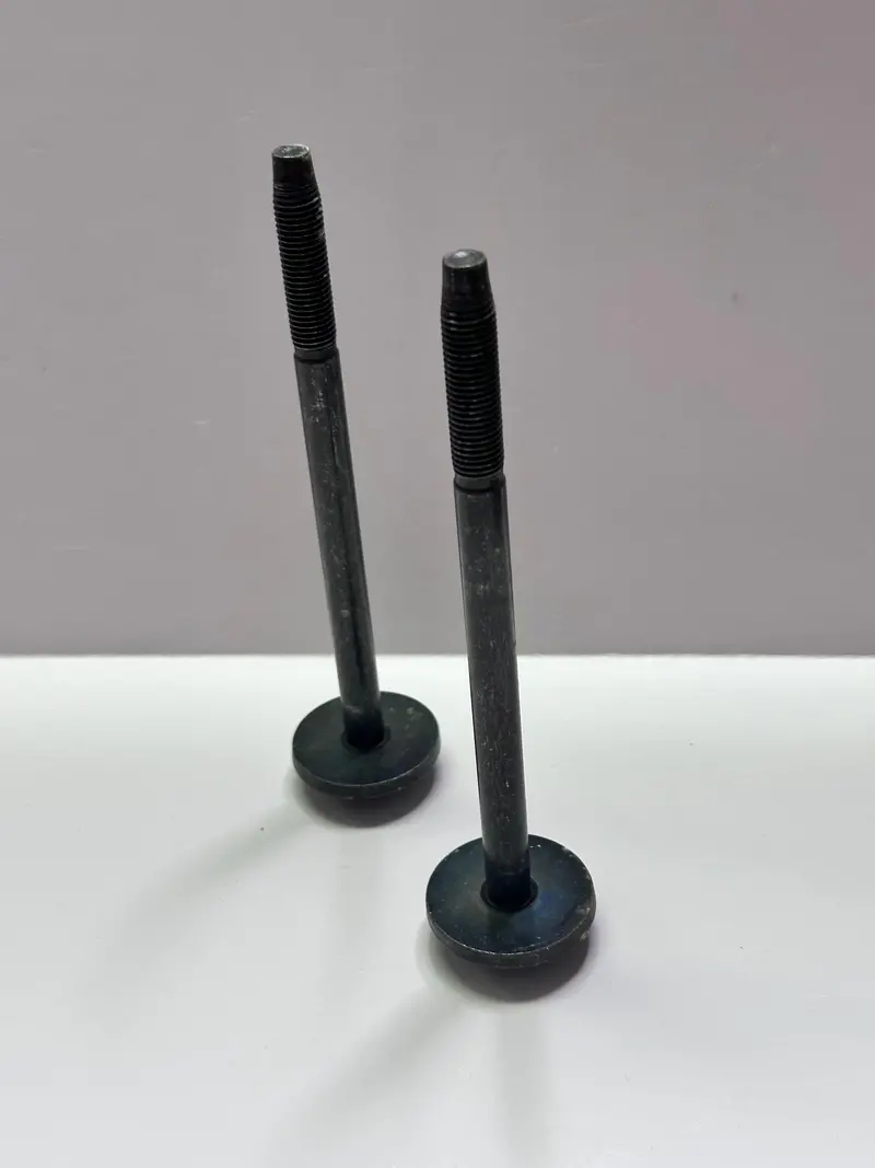 Toyota 52217-60020 Body Mount Bolt 2