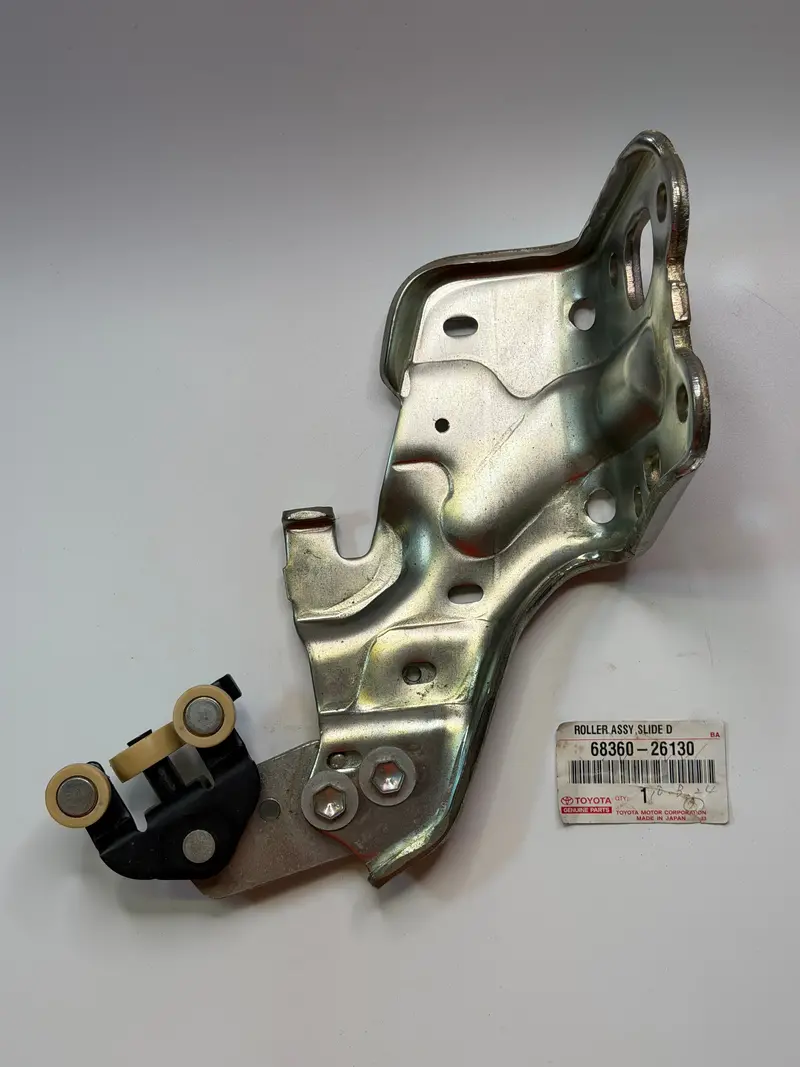Toyota 68360-26130 Roller Assembly, Sliding Door For Hiace 1