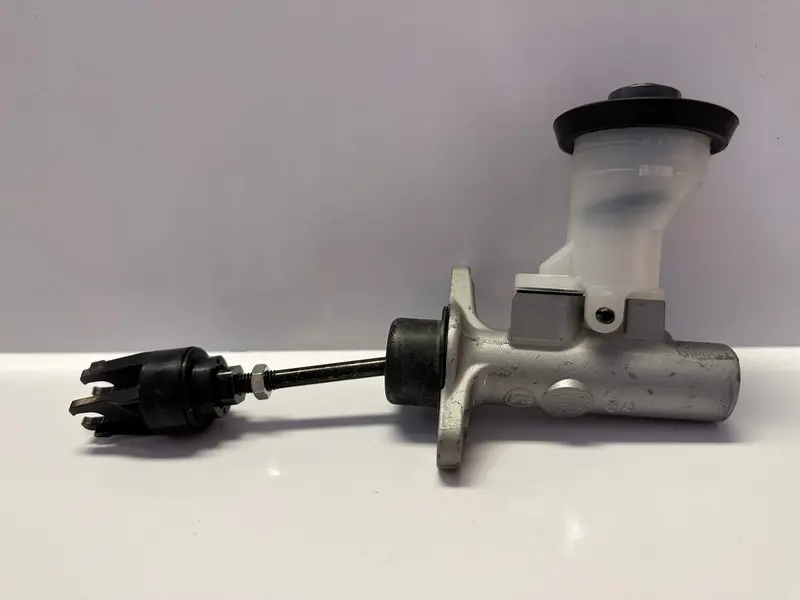 Toyota Cylinder Assy, Master 31410-60651 1