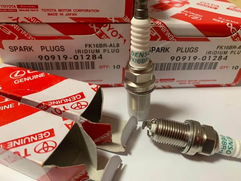 Toyota Genuine Spark Plug Fk16br-La8 1