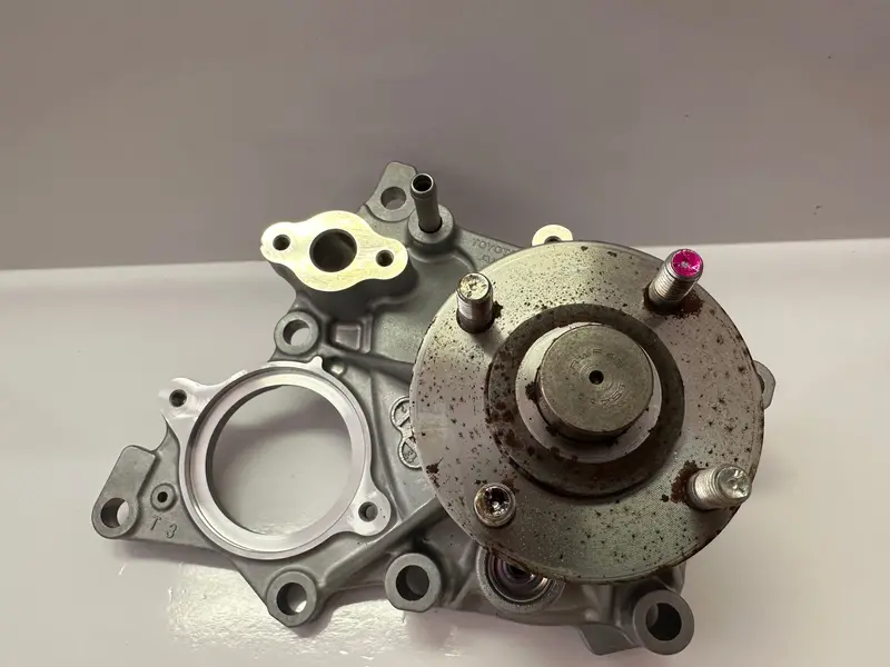 Toyota Water Pump 16100-09711 1