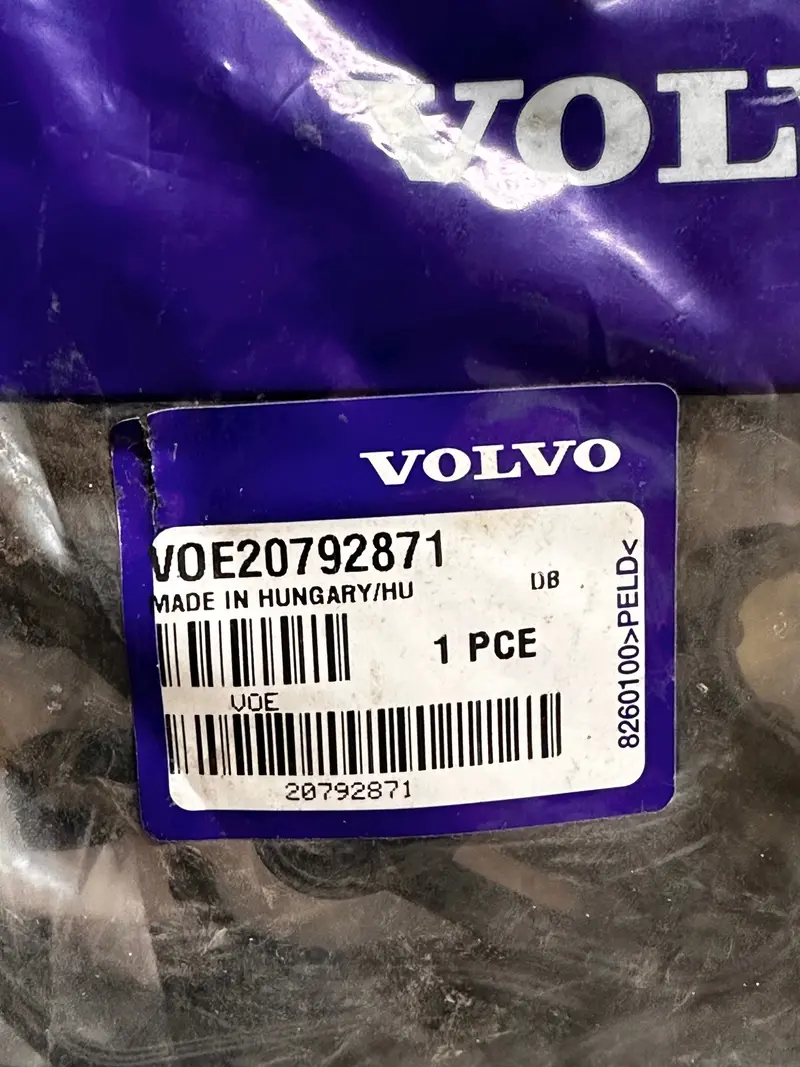 Volvo Valve Cover Gasket 20792871 1