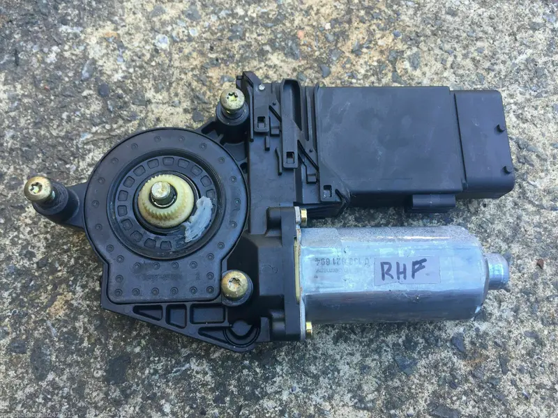 Vw Volkswagen Passat B5 Front Right Driver Side Door Window Motor Sedan Wagon 1