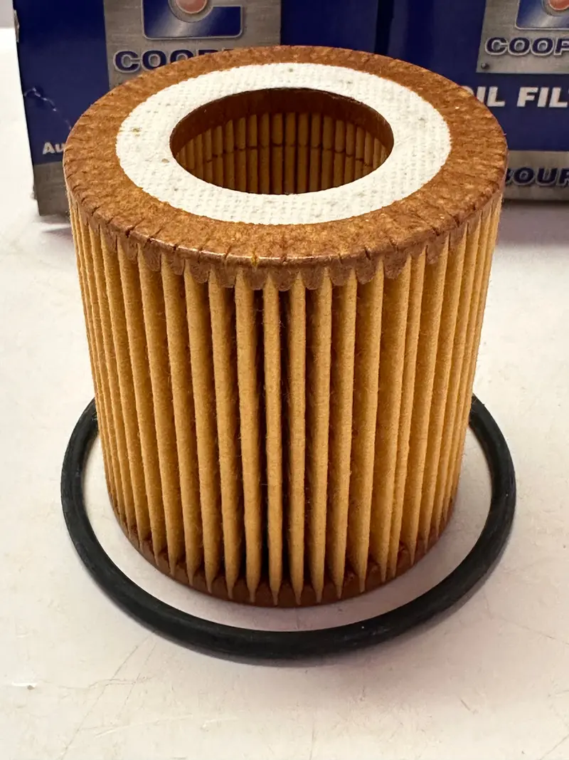 Wco161 Oil Filter For Ford & Mazda 1