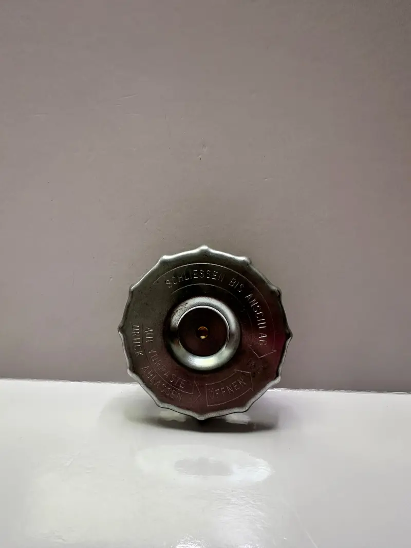 Wirtgen Group 2121489 Cooler Lid/Radiator Cap 1