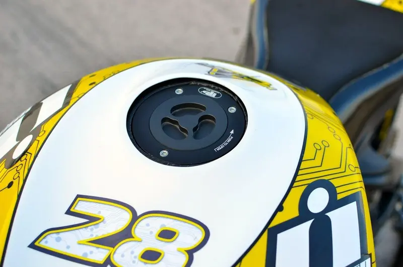 Yamaha R6 R1 And R1m Pp Tuning Quick Release Fuel Cap 2
