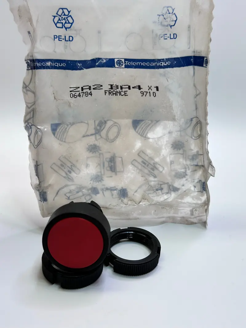 Za2ba4 Red Flush Pushbutton Head Ø22 Spring Return Unmarked 1