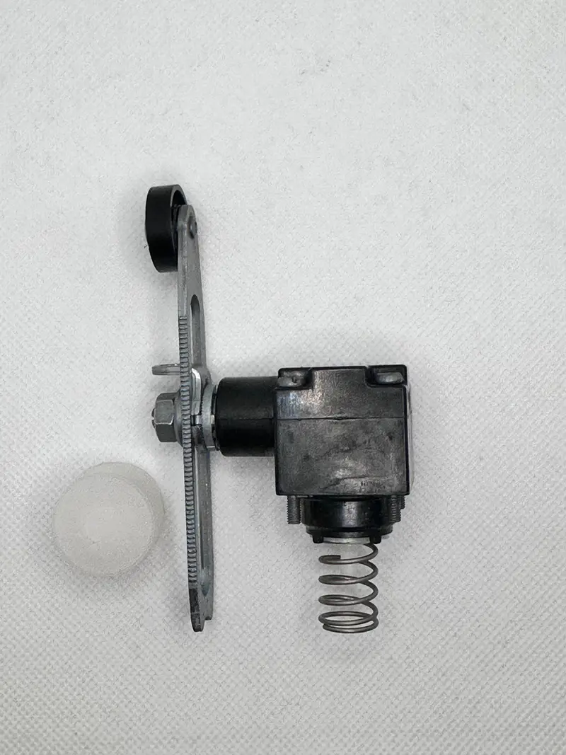 Zck-D05 Osisense Xc Series Limit Switch Operating Head With Zck-Y41 1